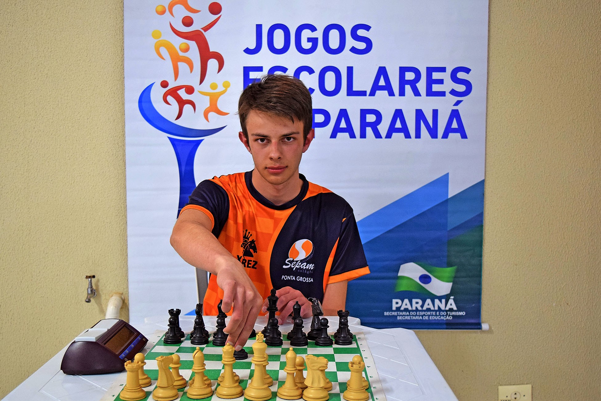 Ponta Grossa lidera o xadrez nas finais dos Jogos Abertos do Paraná
